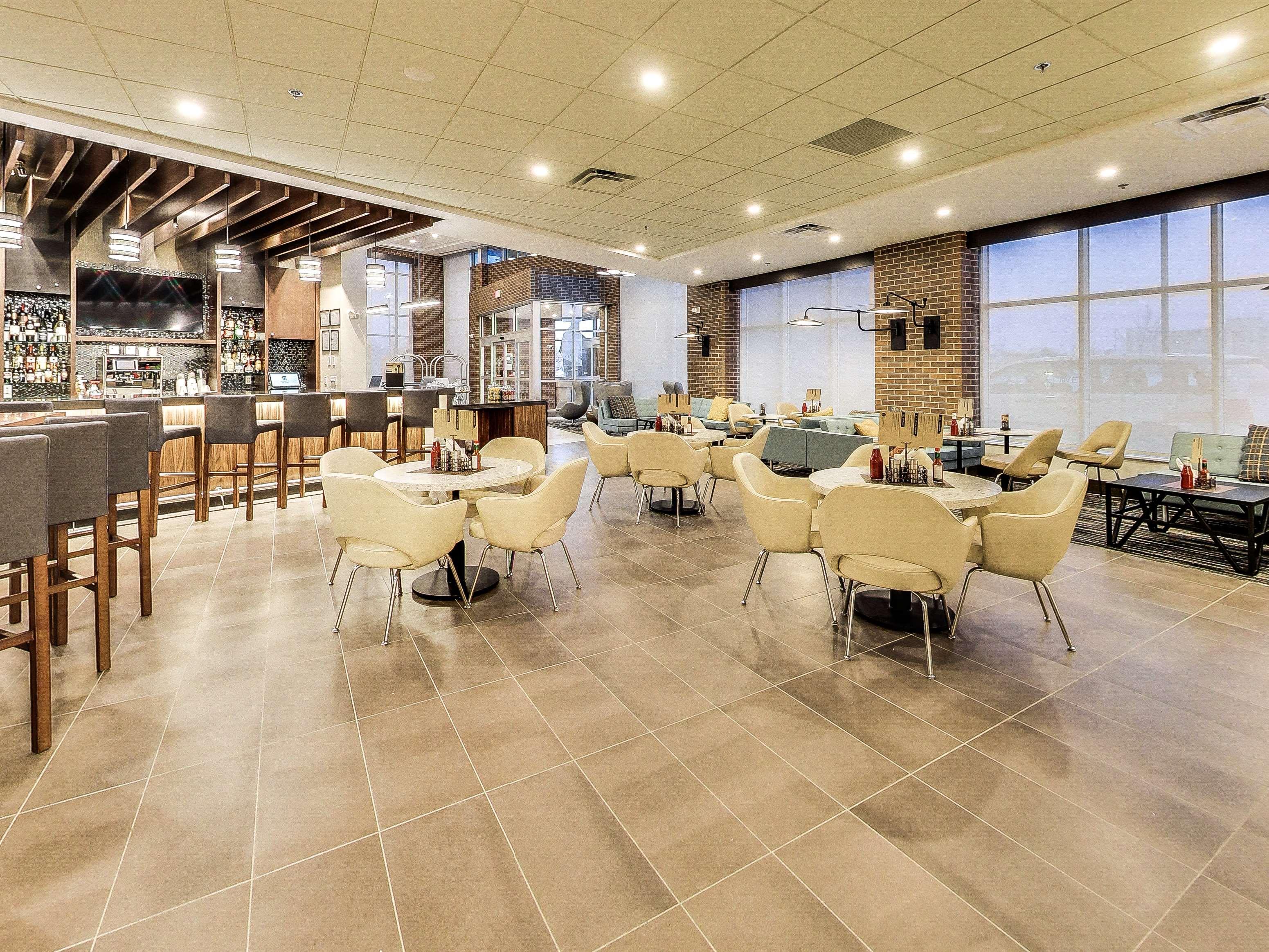 Hyatt Place Edmonton West Экстерьер фото