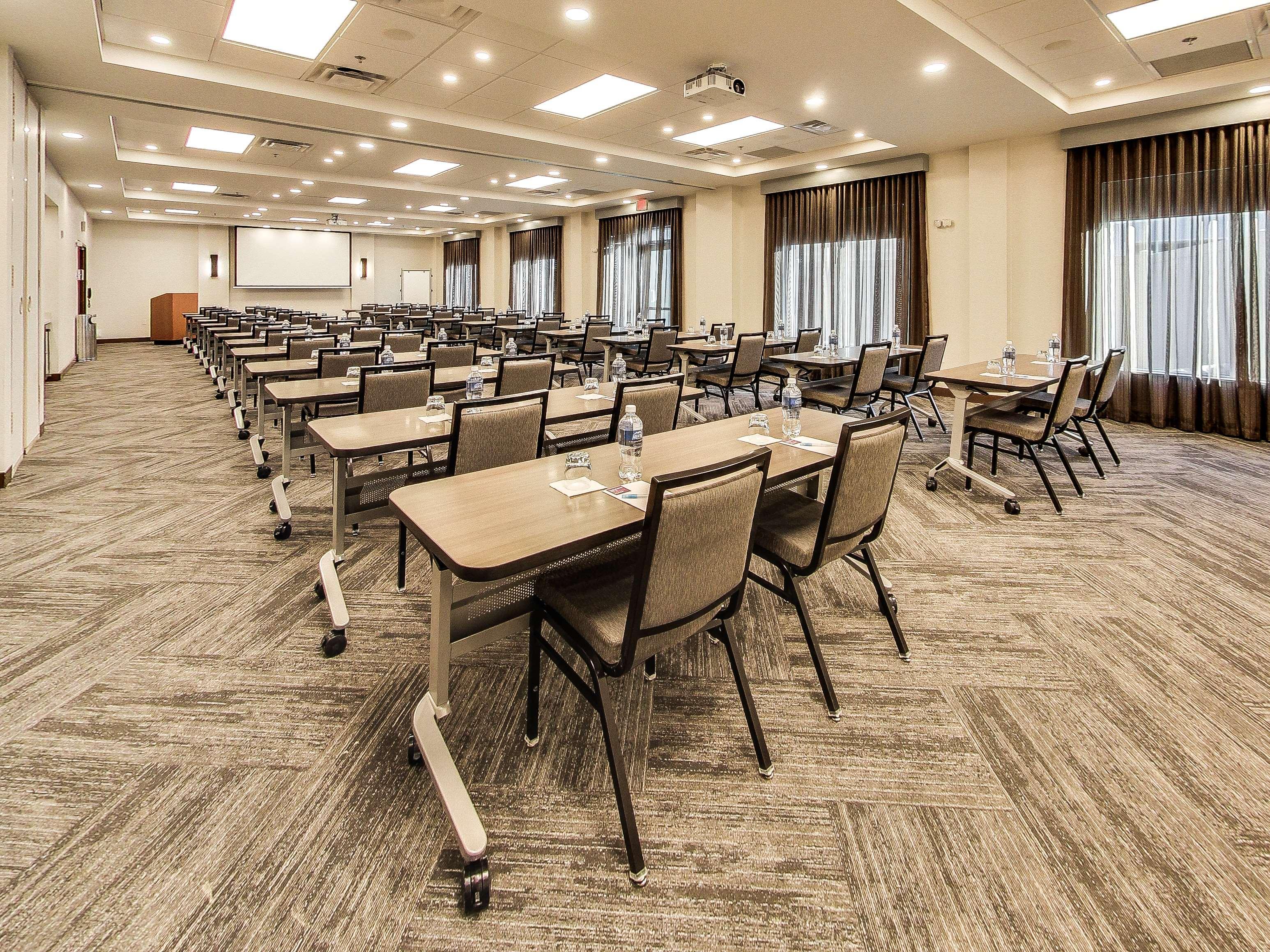 Hyatt Place Edmonton West Экстерьер фото